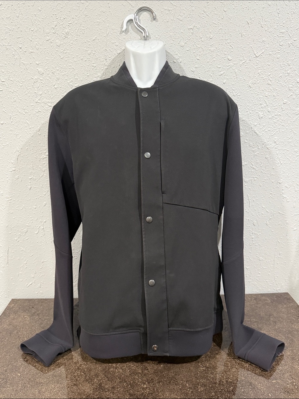 Lululemon Men’s Sojourn Bomber Jacket Full Zip Black XL